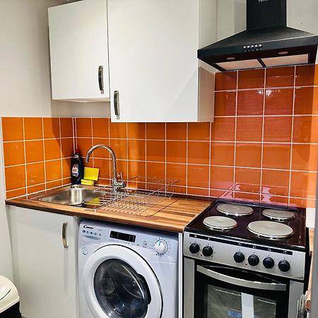 Comfy Studio Flat And Workspace Near Ashton-U-Lyne Station Stalybridge Exterior photo