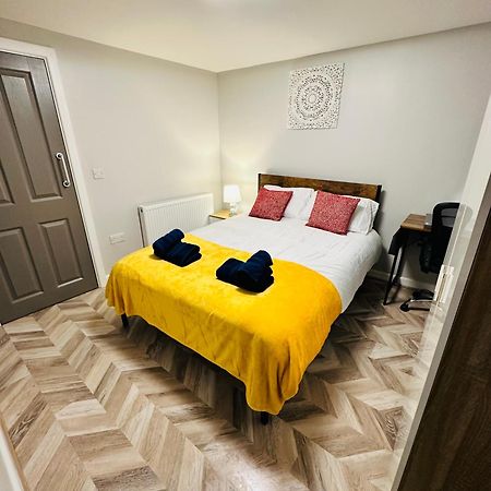 Comfy Studio Flat And Workspace Near Ashton-U-Lyne Station Stalybridge Exterior photo